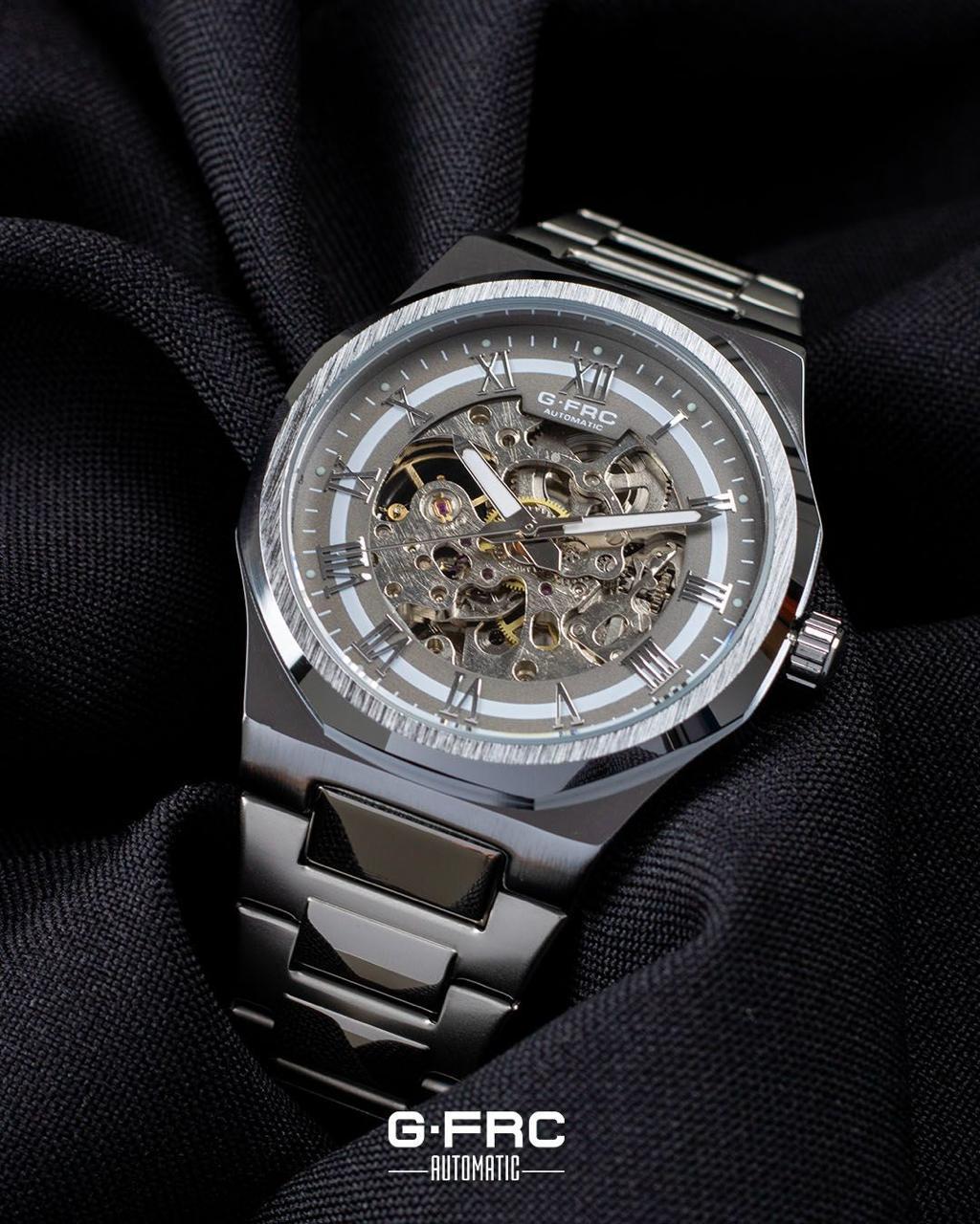 Gray helmet for bikers